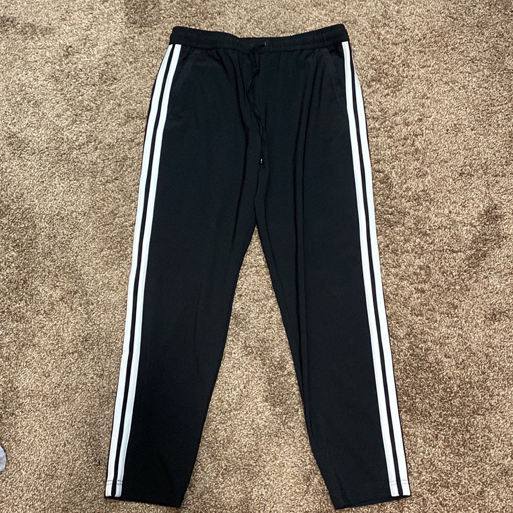 White House Black Market The Jogger